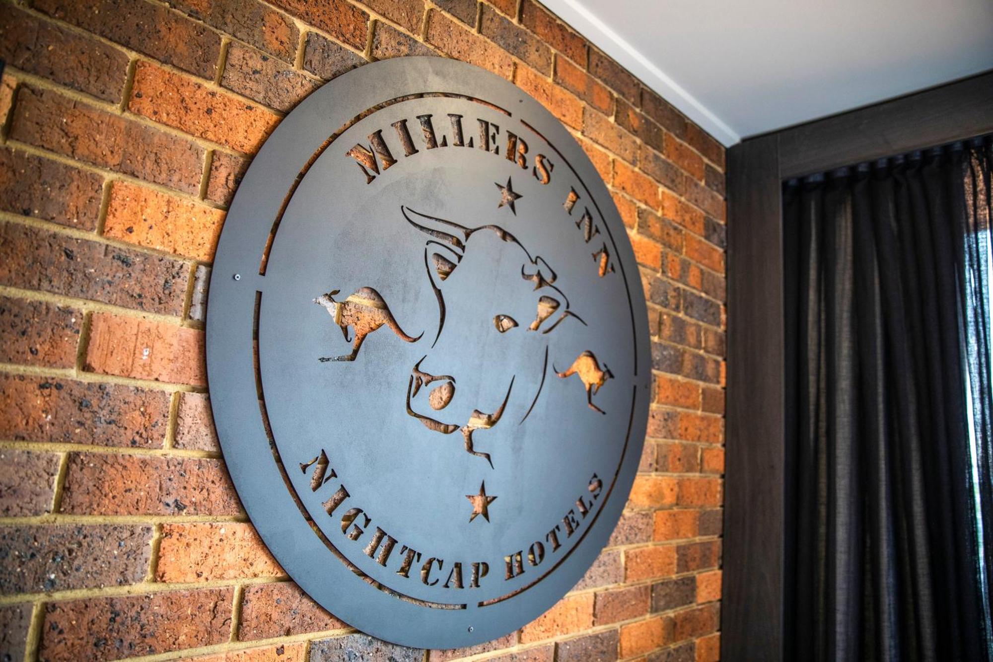 Nightcap At Millers Inn Алтона Экстерьер фото